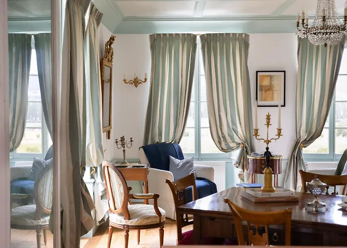 Chateau De Marnand - Louis Xvi Apartamento *